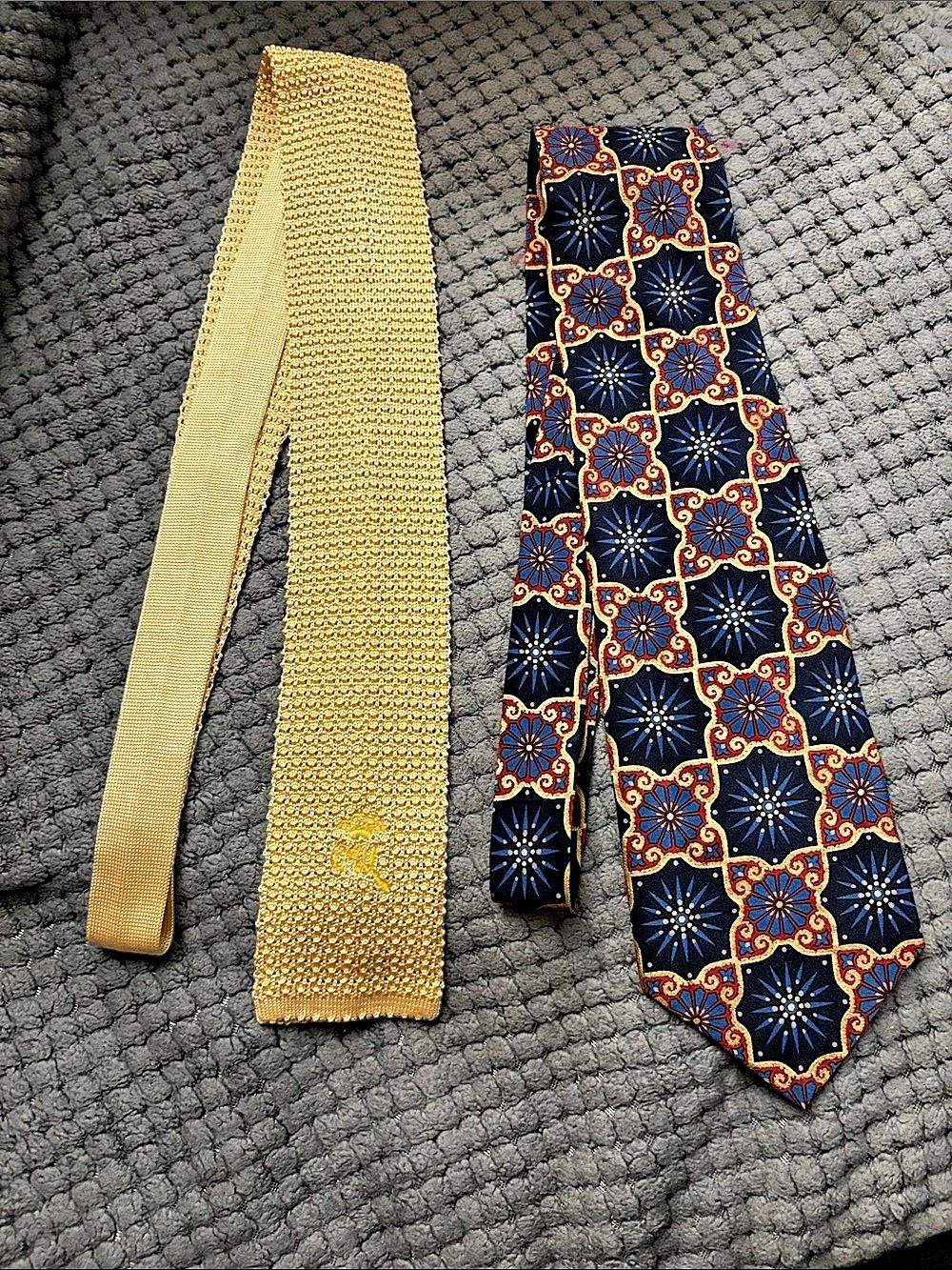 AKM Gold & Blue Patterned Tie Set